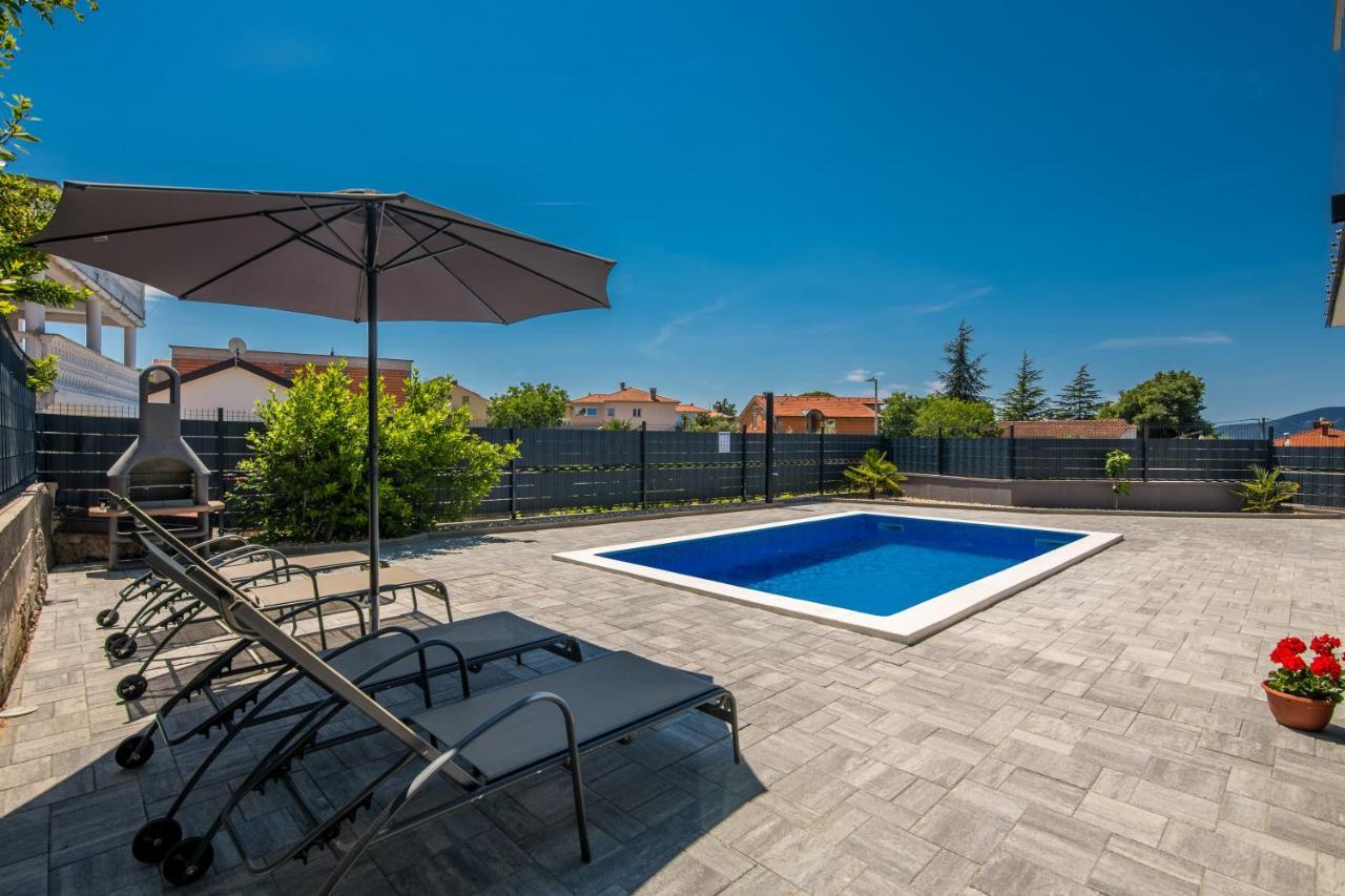 Apartments Villa "Aurea" With Pool Krk Town Exterior photo
