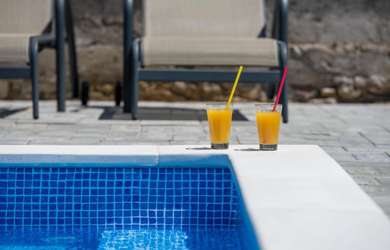 Apartments Villa "Aurea" With Pool Krk Town Exterior photo