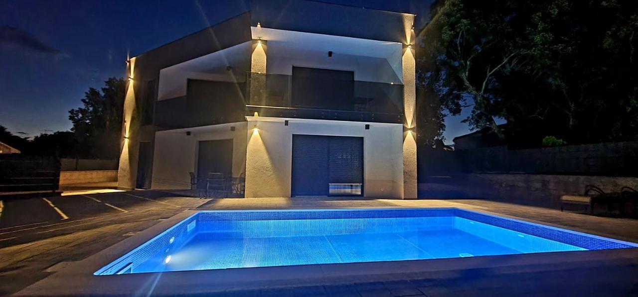 Apartments Villa "Aurea" With Pool Krk Town Exterior photo